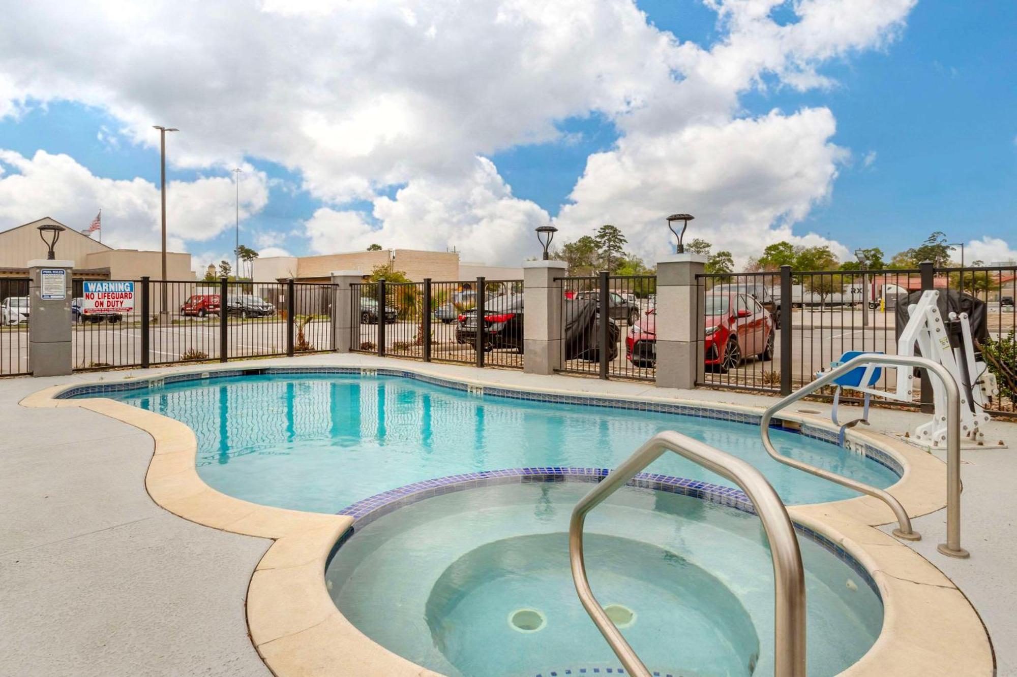 Comfort Suites Shenandoah-The Woodlands المظهر الخارجي الصورة